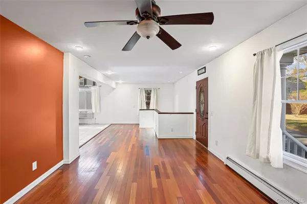 Sound Beach, NY 11789,10 Queen DR