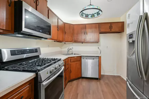 Suffern, NY 10901,66 Parkside DR #66