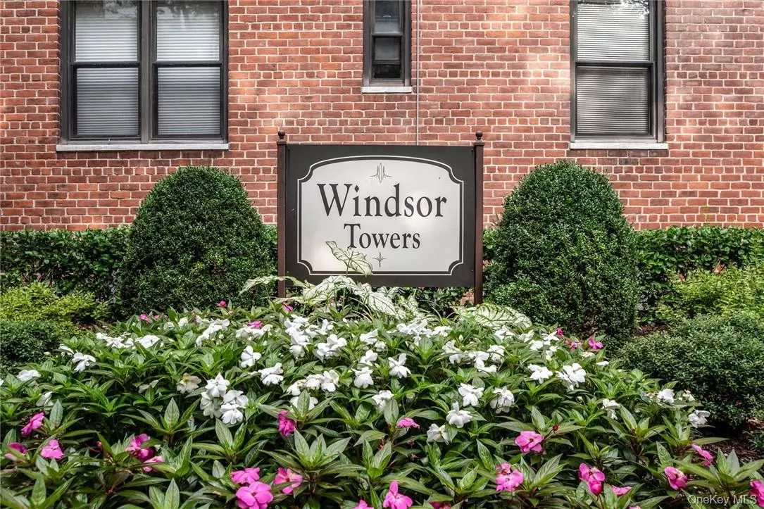 White Plains, NY 10601,4 Windsor TER #1E