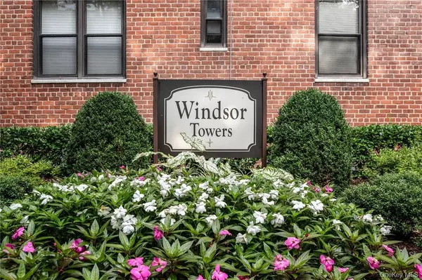 4 Windsor TER #1E, White Plains, NY 10601