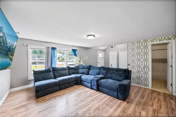 Bay Shore, NY 11706,1113 Joselson AVE