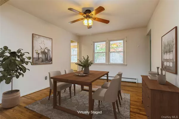 Smithtown, NY 11787,15 Mobrey LN