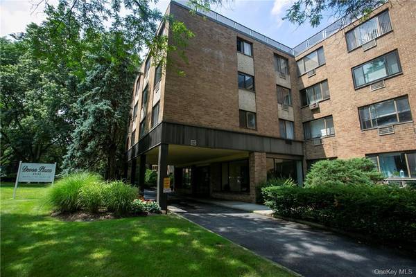 Bronxville, NY 10708,1101 Midland AVE #402