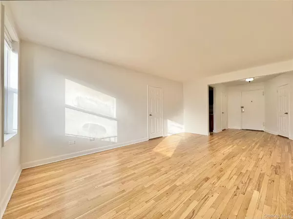 Elmhurst, NY 11373,84-19 51st AVE #6B