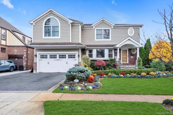 65 Reyam RD, Lynbrook, NY 11563