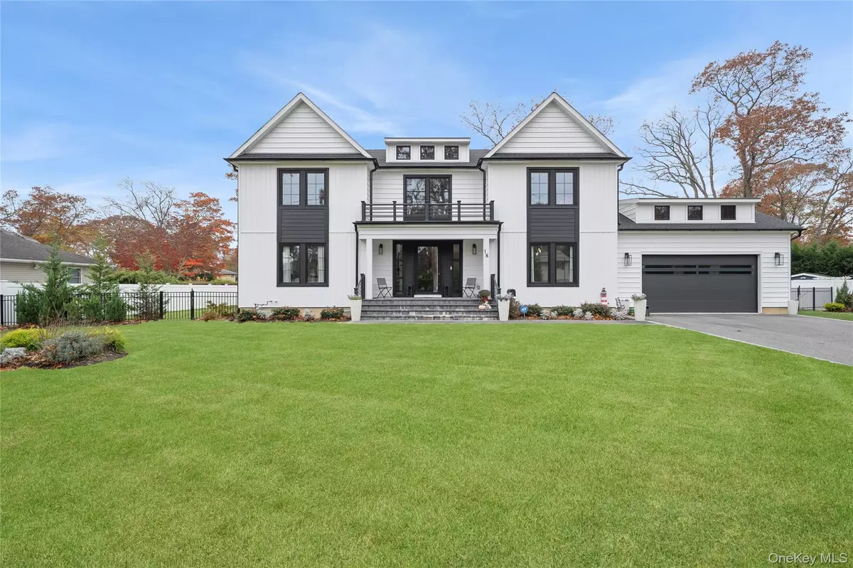 East Islip, NY 11730,18 Timberpoint RD