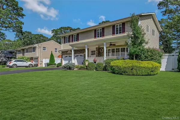 East Islip, NY 11730,51 Oakwood Hills DR