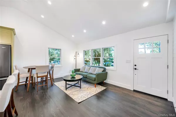 Hampton Bays, NY 11946,10 Shinnecock LN