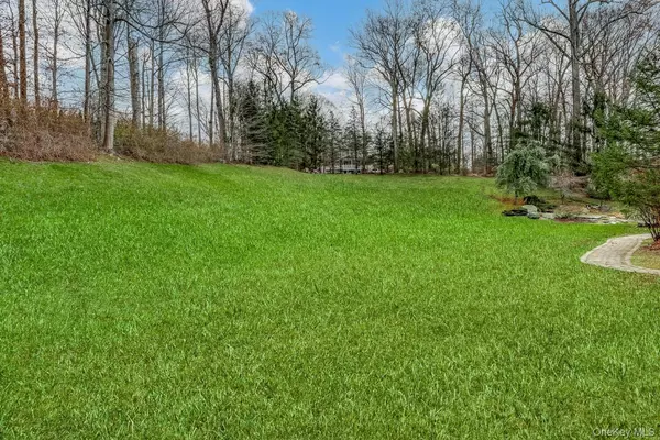 Suffern, NY 10901,22 Golden RD