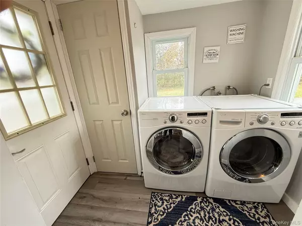 Cutchogue, NY 11935,35750 Main RD