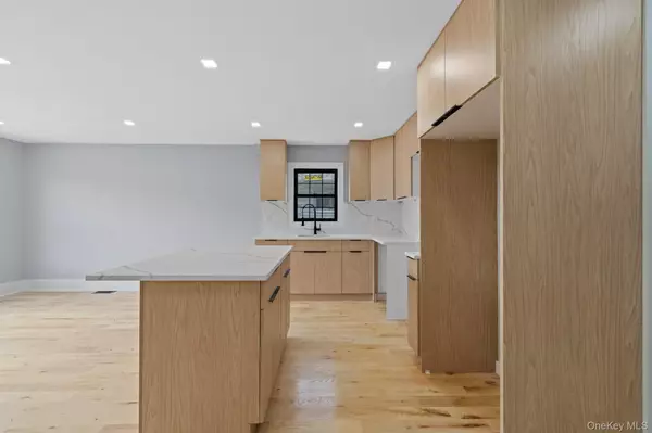 Rosedale, NY 11422,24149 148th DR