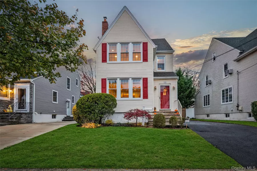 29 Orleans RD, Valley Stream, NY 11581