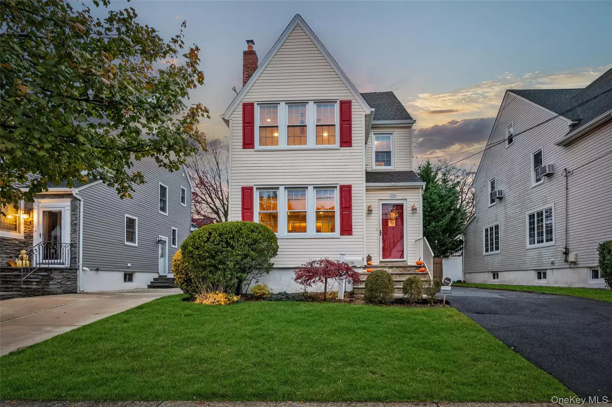 Valley Stream, NY 11581,29 Orleans RD