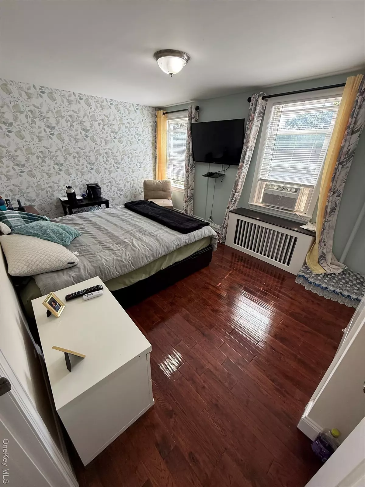 Flushing, NY 11358,45-23 164th ST #1