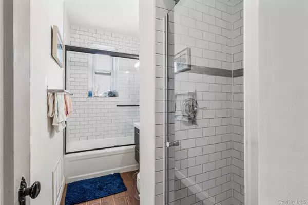 Kew Gardens, NY 11415,45 Kew Gardens RD #4A