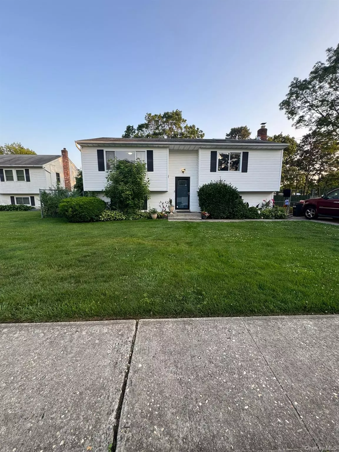 Babylon, NY 11726,2 Mortell CT