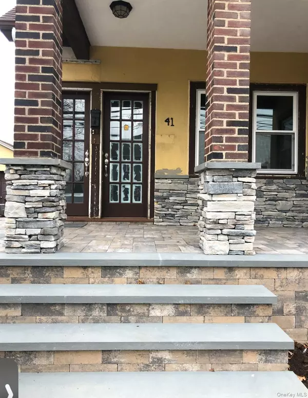 41 lafayette AVE #B, Westbury, NY 11590