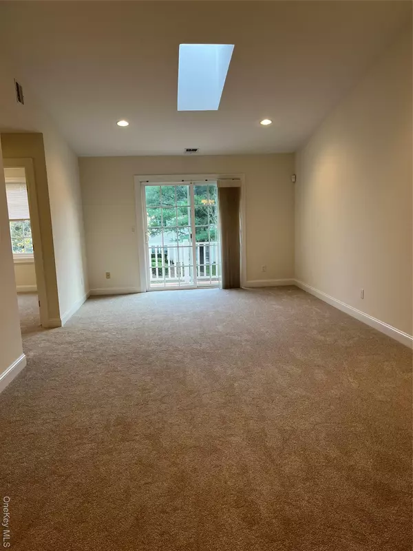 Melville, NY 11747,912 Altessa BLVD