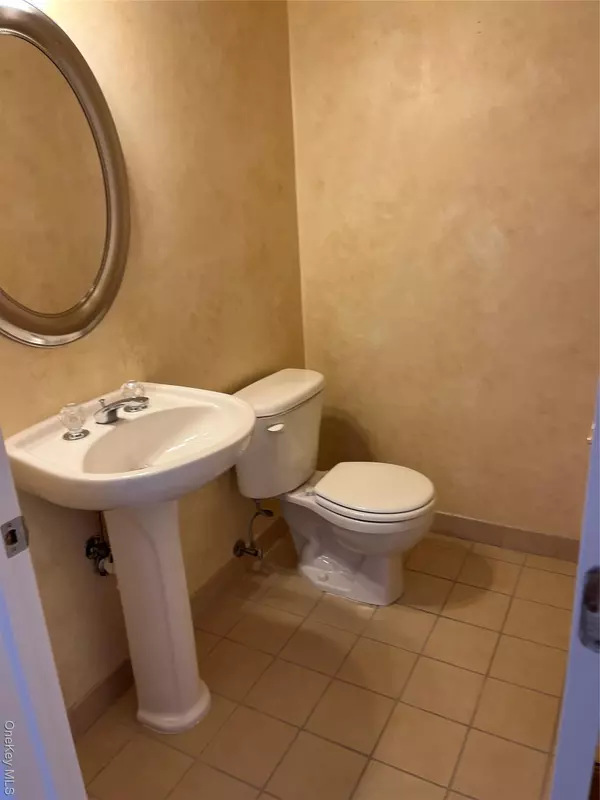 Melville, NY 11747,912 Altessa BLVD