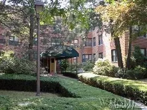 2 Greenridge AVE #2E, White Plains, NY 10605
