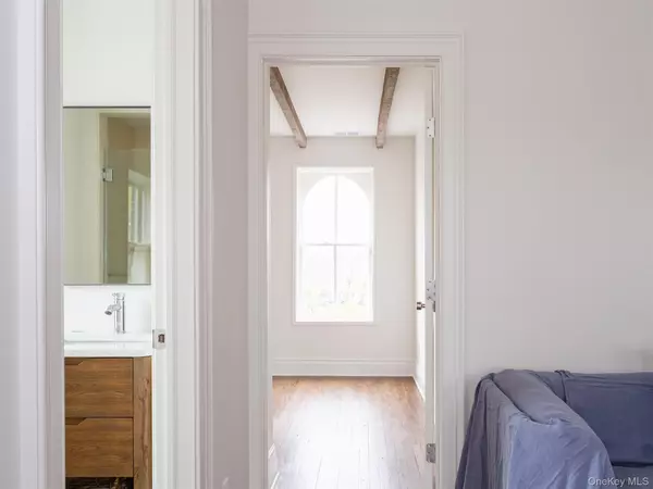 Hudson, NY 12534,702-704 Columbia ST #4