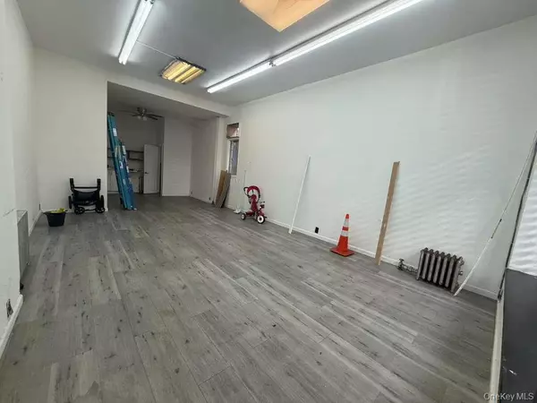 Astoria, NY 11106,35-36 31st ST