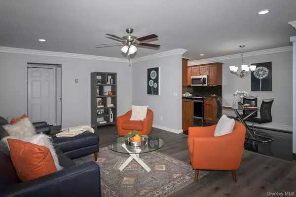 Sayville, NY 11782,16 Garfield AVE #34-B