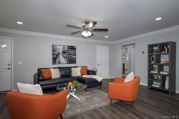 Sayville, NY 11782,16 Garfield AVE #34-B