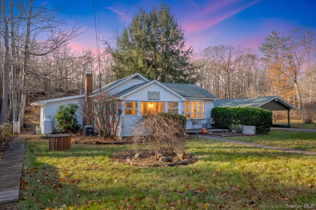 West Hurley, NY 12491,77 Pine ST