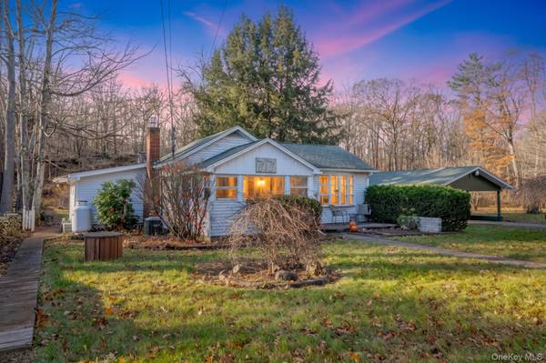 77 Pine ST, West Hurley, NY 12491