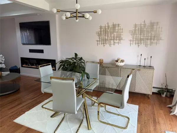 Copiague, NY 11726,648 Molloy ST