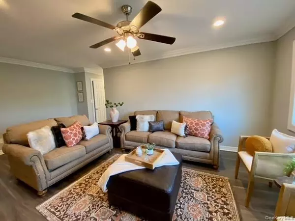 Patchogue, NY 11772,307 Robinson AVE #5