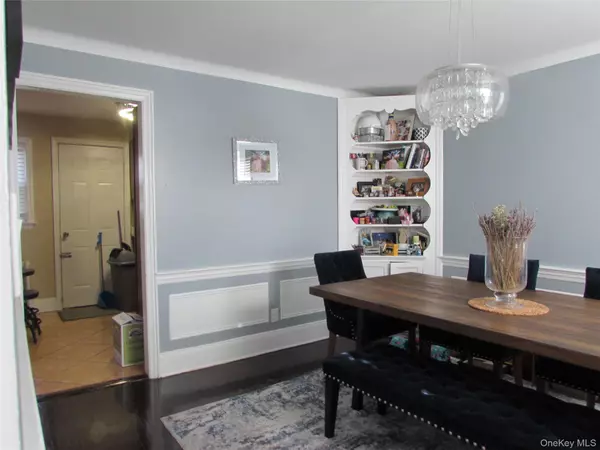 51 Phoenix ST, Hempstead, NY 11550