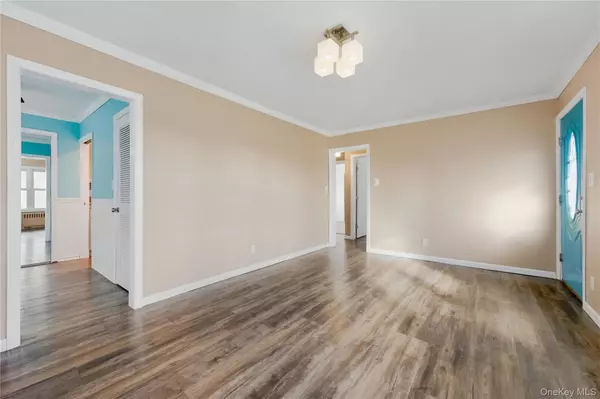 Oceanside, NY 11572,2398 Yorktown ST