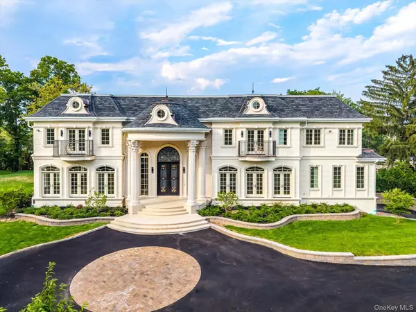 Great Neck, NY 11024,566A E Shore RD