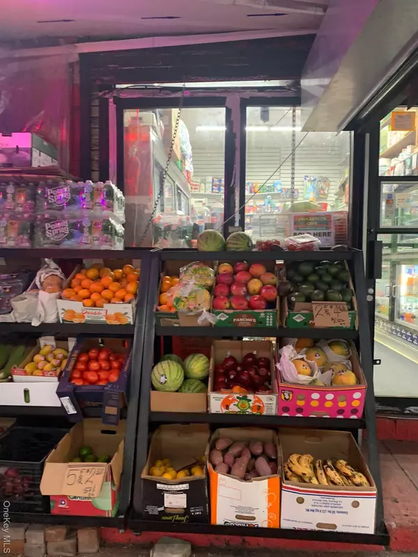 Corona, NY 11368,3924 108th ST