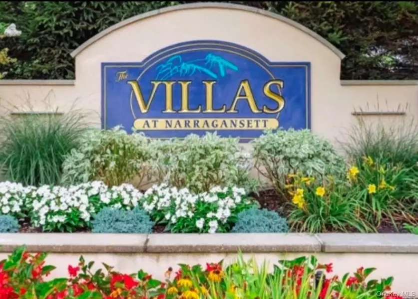 816 Narragansett Villas DR #816, Lindenhurst, NY 11757