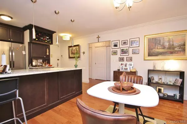 Bronxville, NY 10708,1374 Midland AVE #101