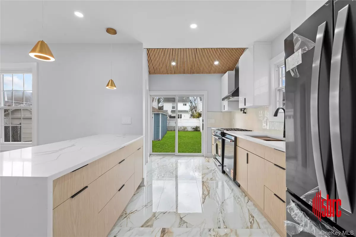 Bayside, NY 11361,3426 209th ST