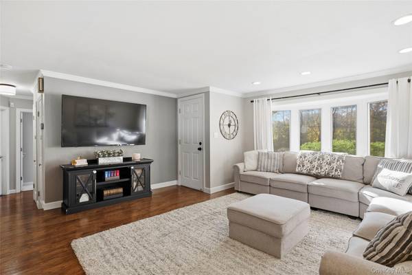 Selden, NY 11784,33 Urban DR