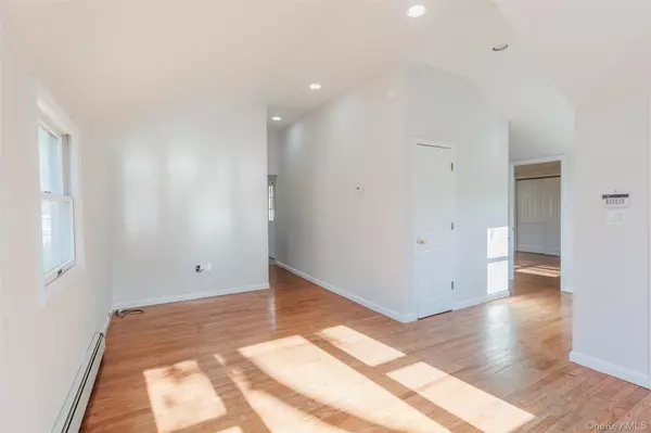 Saint James, NY 11780,233 Cedar ST