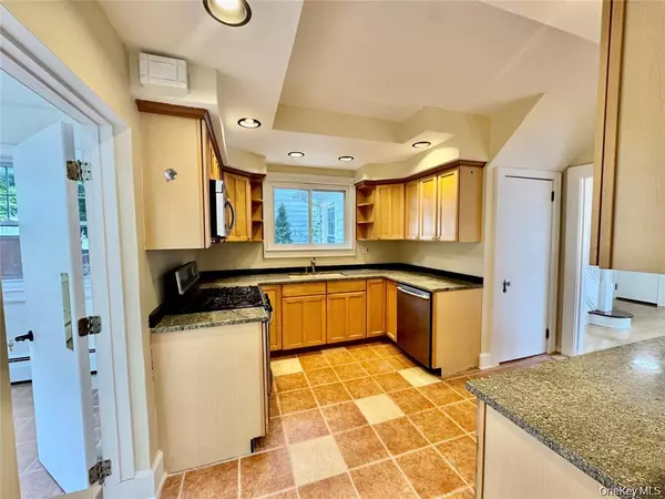 Middletown, NY 10940,73 Watkins AVE