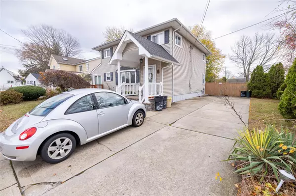 Massapequa, NY 11758,2 Bernard ST