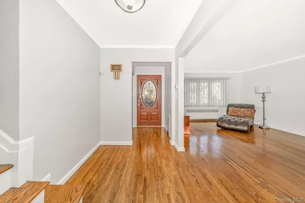 Massapequa, NY 11758,3 Brewster Gate