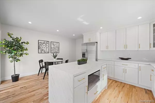 Yonkers, NY 10704,101 Thurton PL