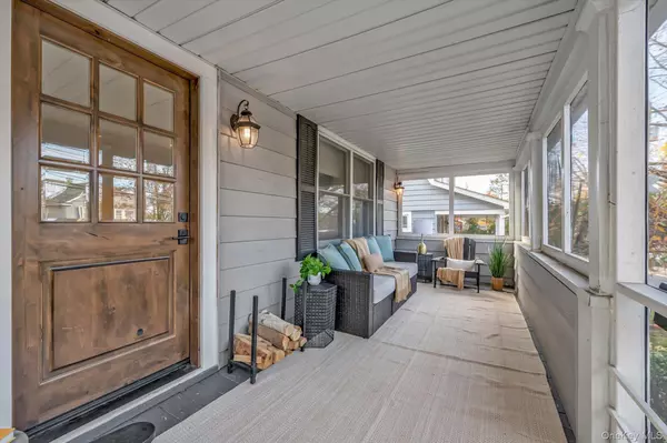 Port Washington, NY 11050,8 Fairview AVE