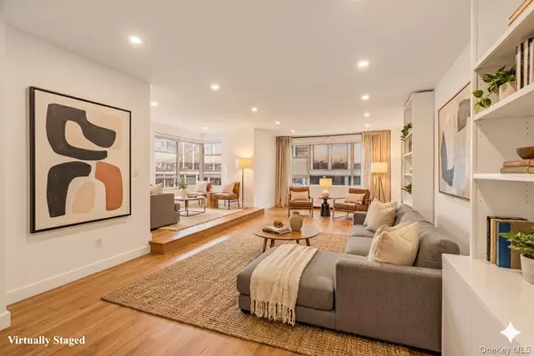 New York (manhattan), NY 10019,77 W 55th ST #17B