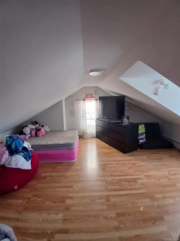 Staten Island, NY 10301,103 Monroe AVE