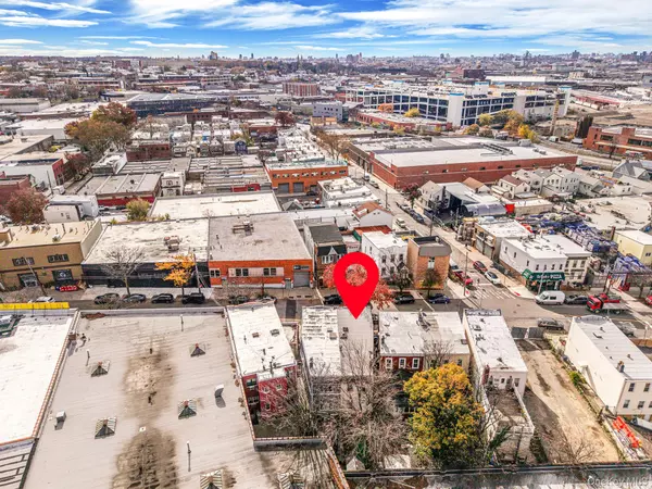 Maspeth, NY 11378,5807 Maspeth AVE