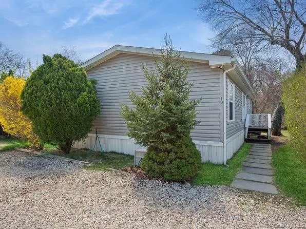 337 Three Mile Harbo #10, East Hampton, NY 11937